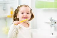 پاورپوینت درباره کنترل وضعیت دهان و دندان کودک